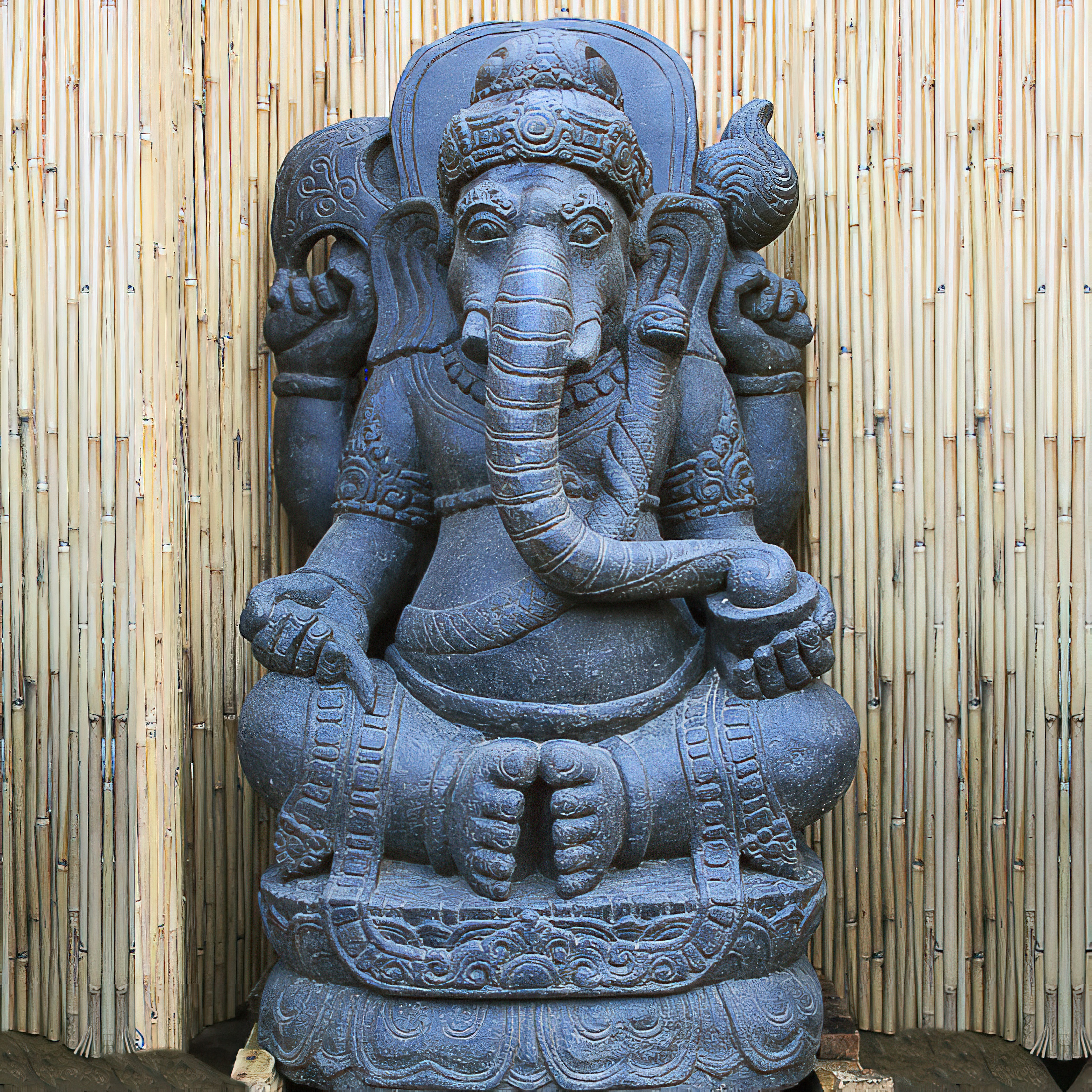 Sculpture artistique de Ganesha en pierre faite à la main / 40 cm