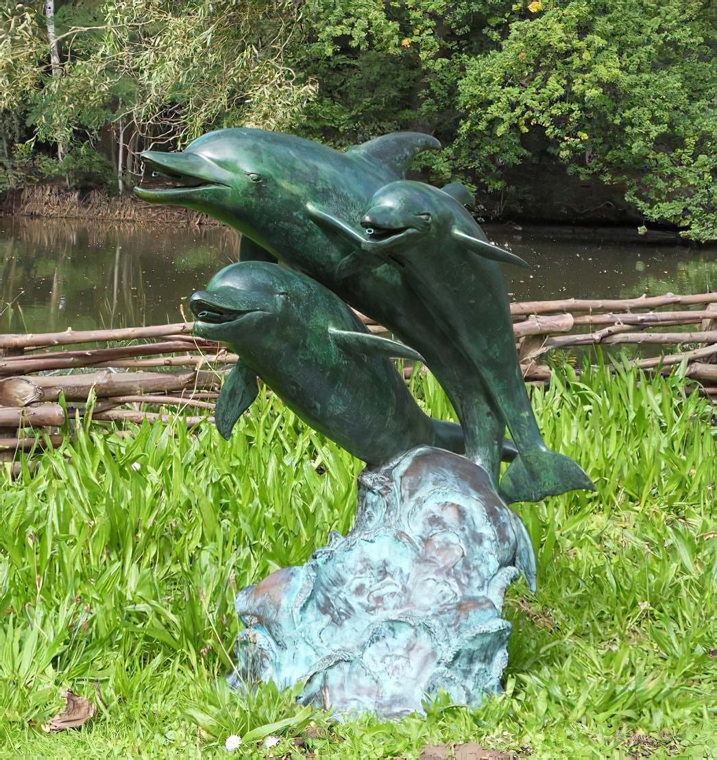 Gargouille en bronze avec des dauphins - Maurice