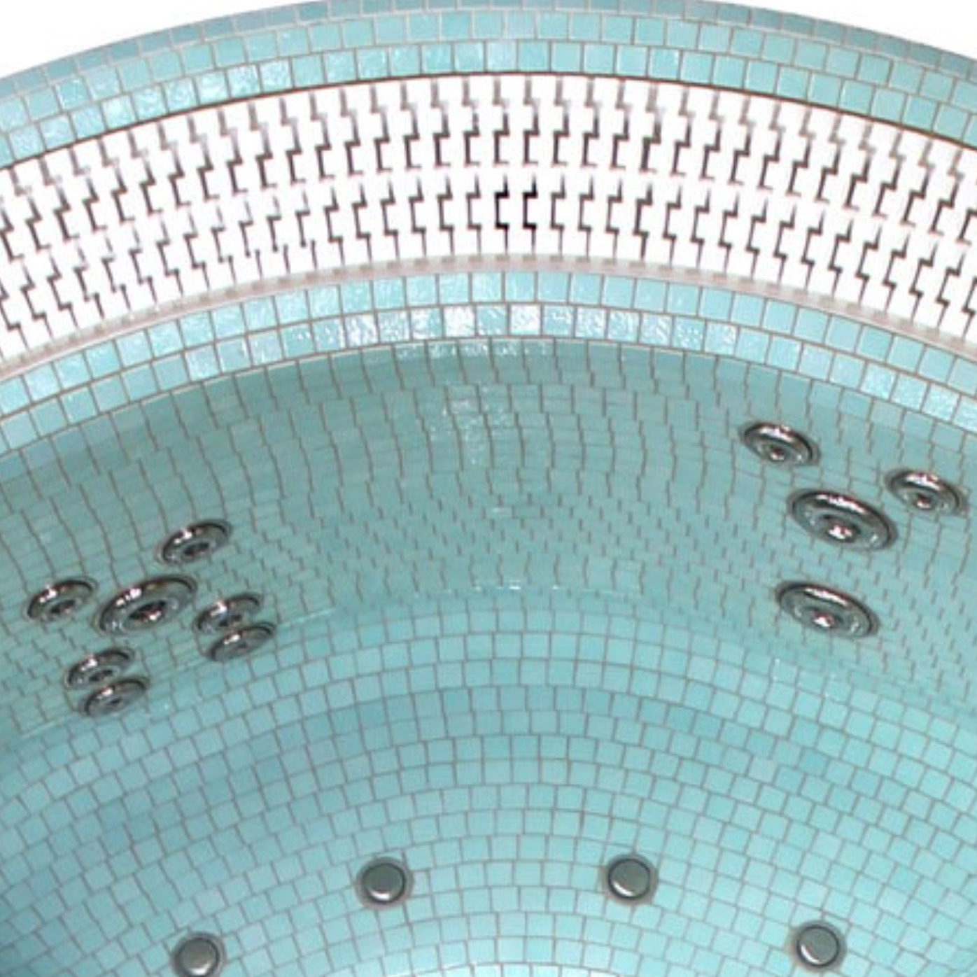 Spa Wellness rond décoré avec des pierres de mosaïque - Inground - Theoris / sans système de filtration et de pompage