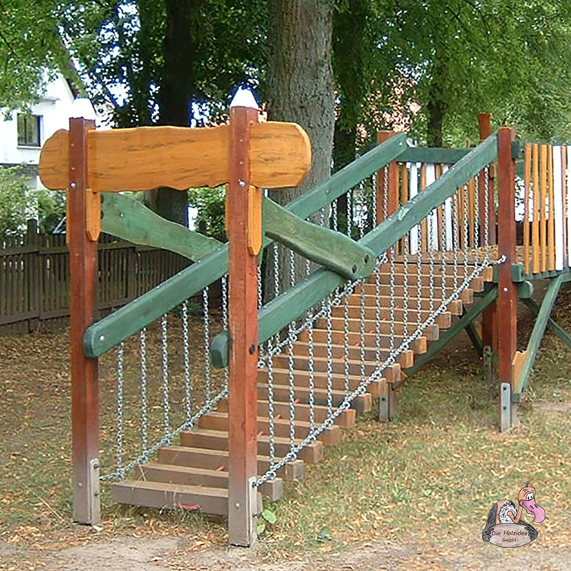 Parcours d'adresse en bois pour se tenir en équilibre avec une passerelle branlante - Parcours