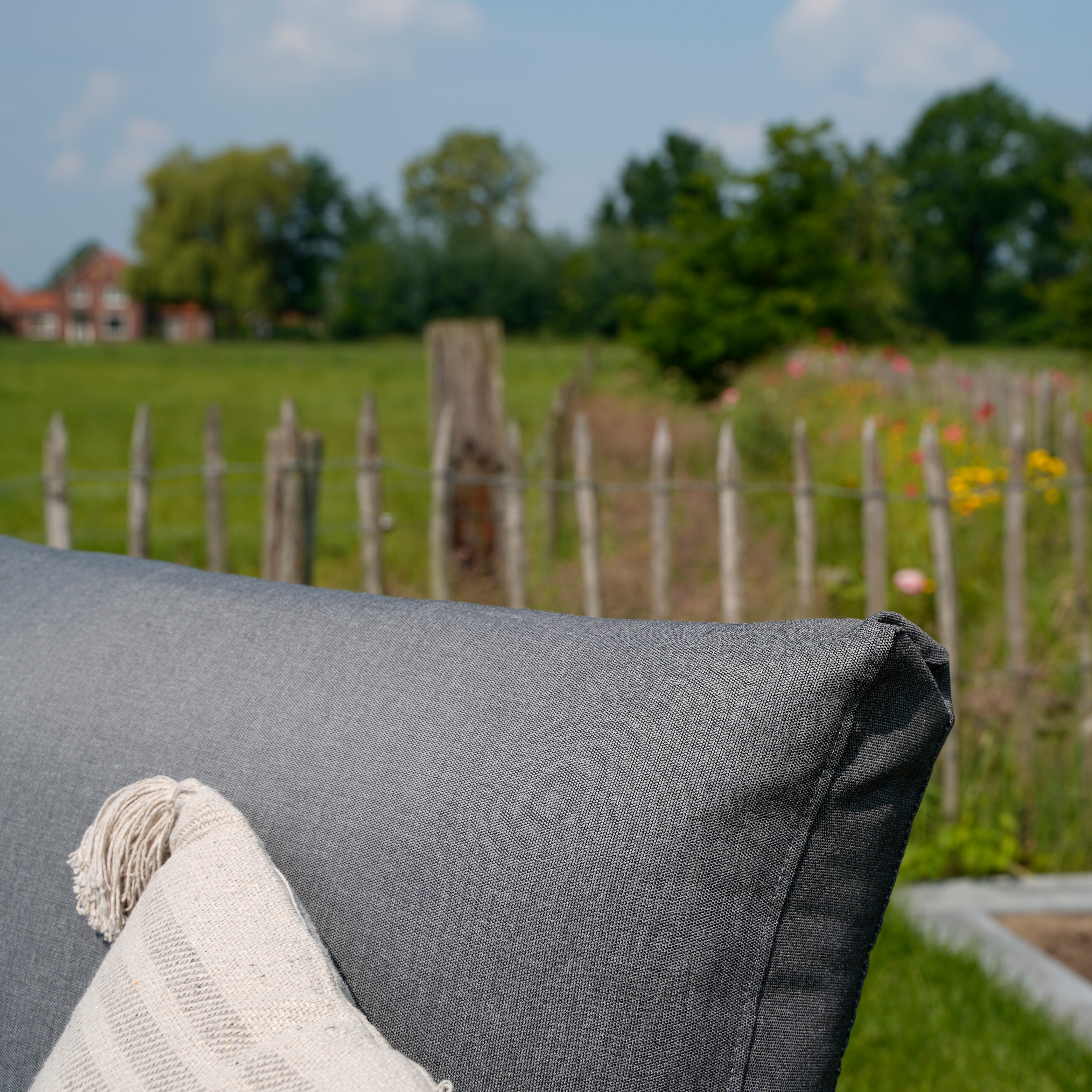 Grand lit de jardin en alu 2 parties avec coussins en oléfine et accoudoirs - Luira