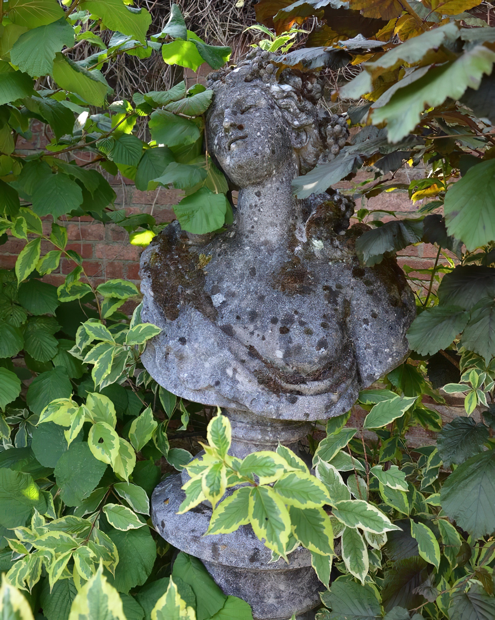 Buste classique pour le jardin - Baccantin / Terre cuite