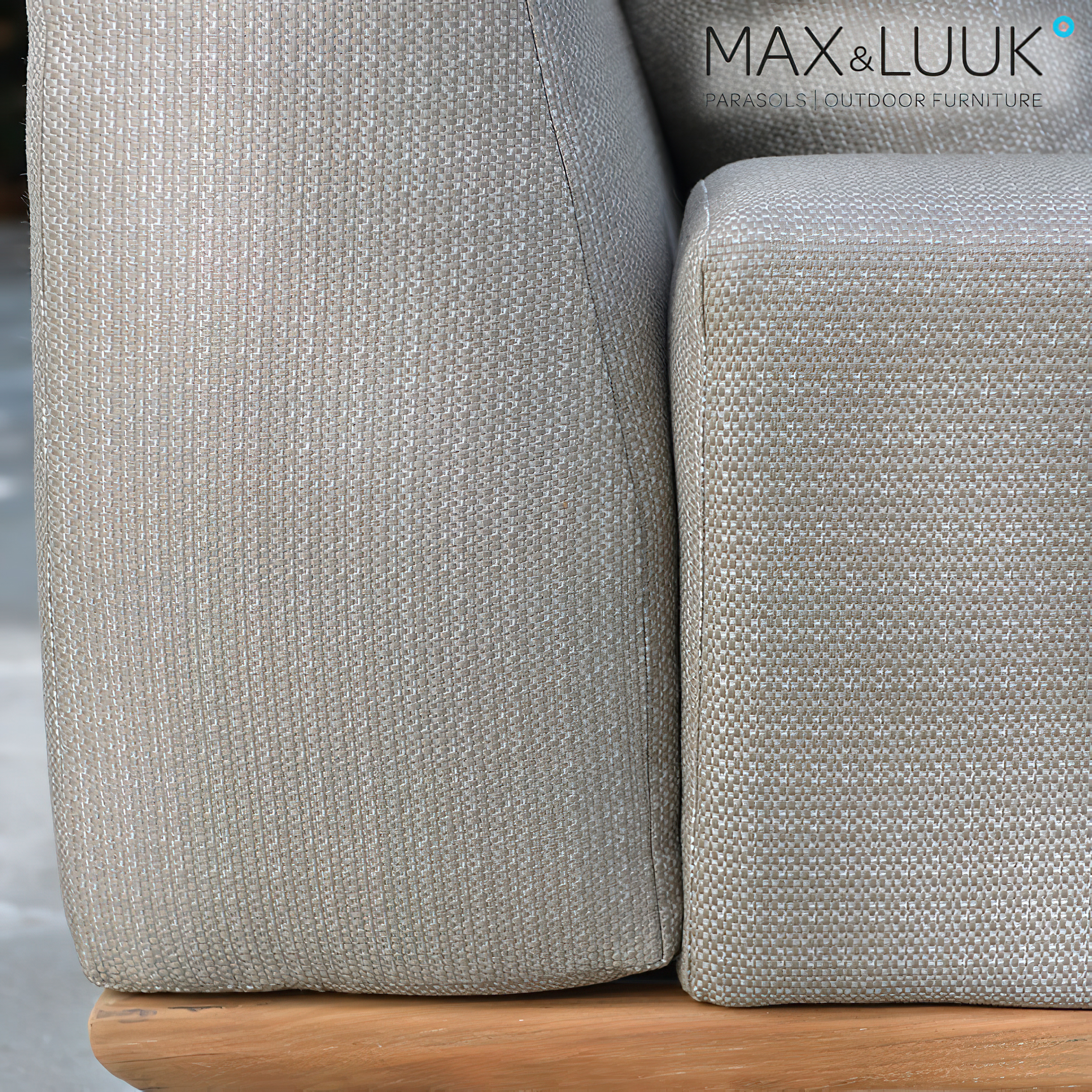 Chaise longue en teck avec accoudoir à droite et coussins de Max & Luuk - Luke Chaiselongue