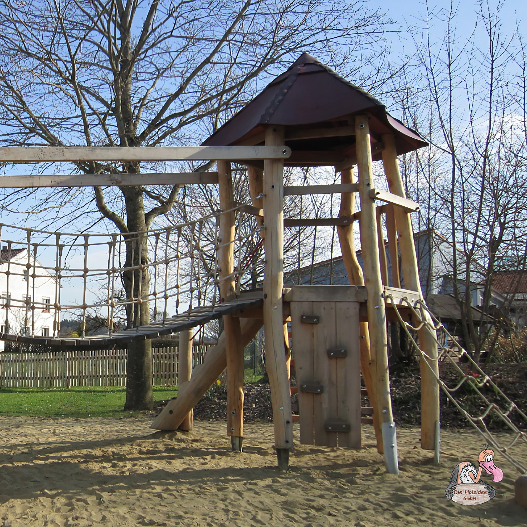 Aire de jeux en bois avec trois tours pour grimper et se balancer - Aire de jeux Jacob