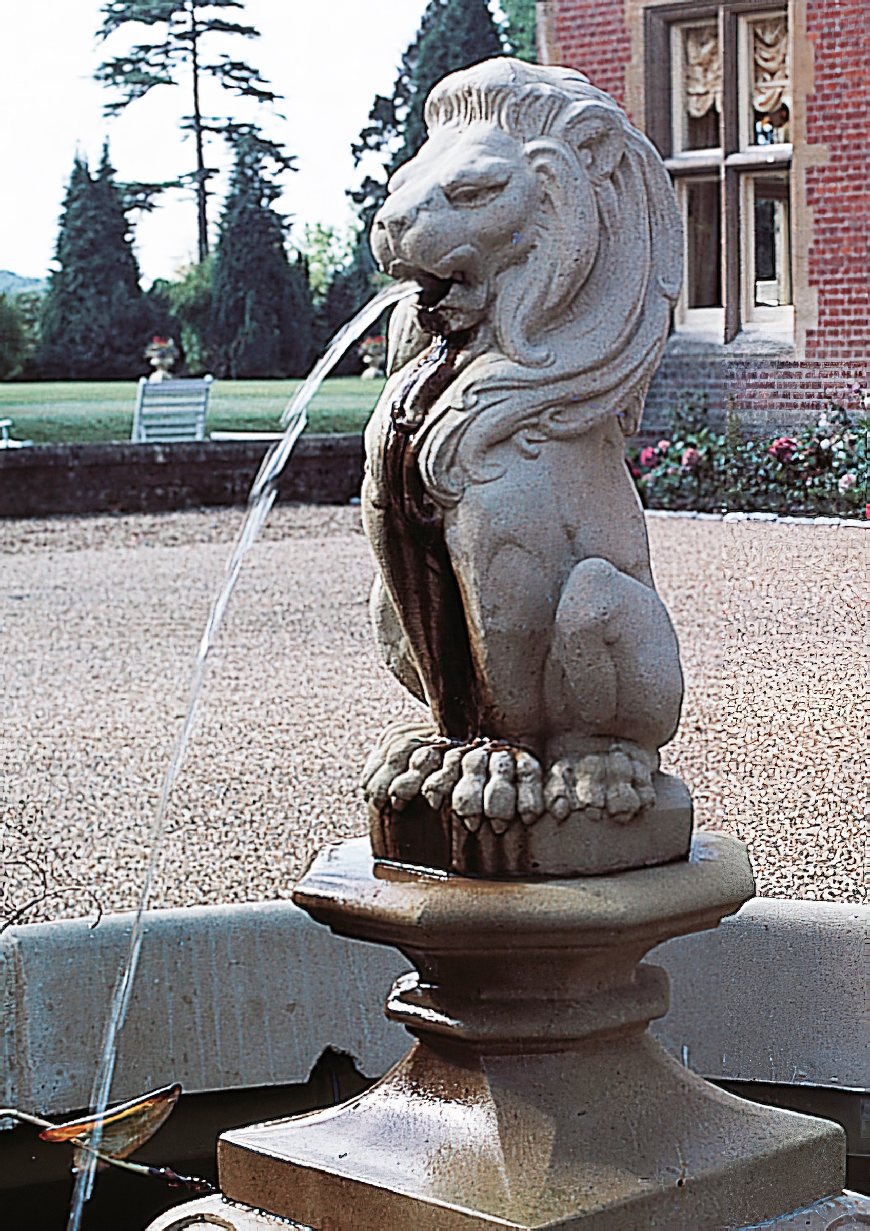 Fontaine gargouille avec lion - Panthera Leu / terre cuite