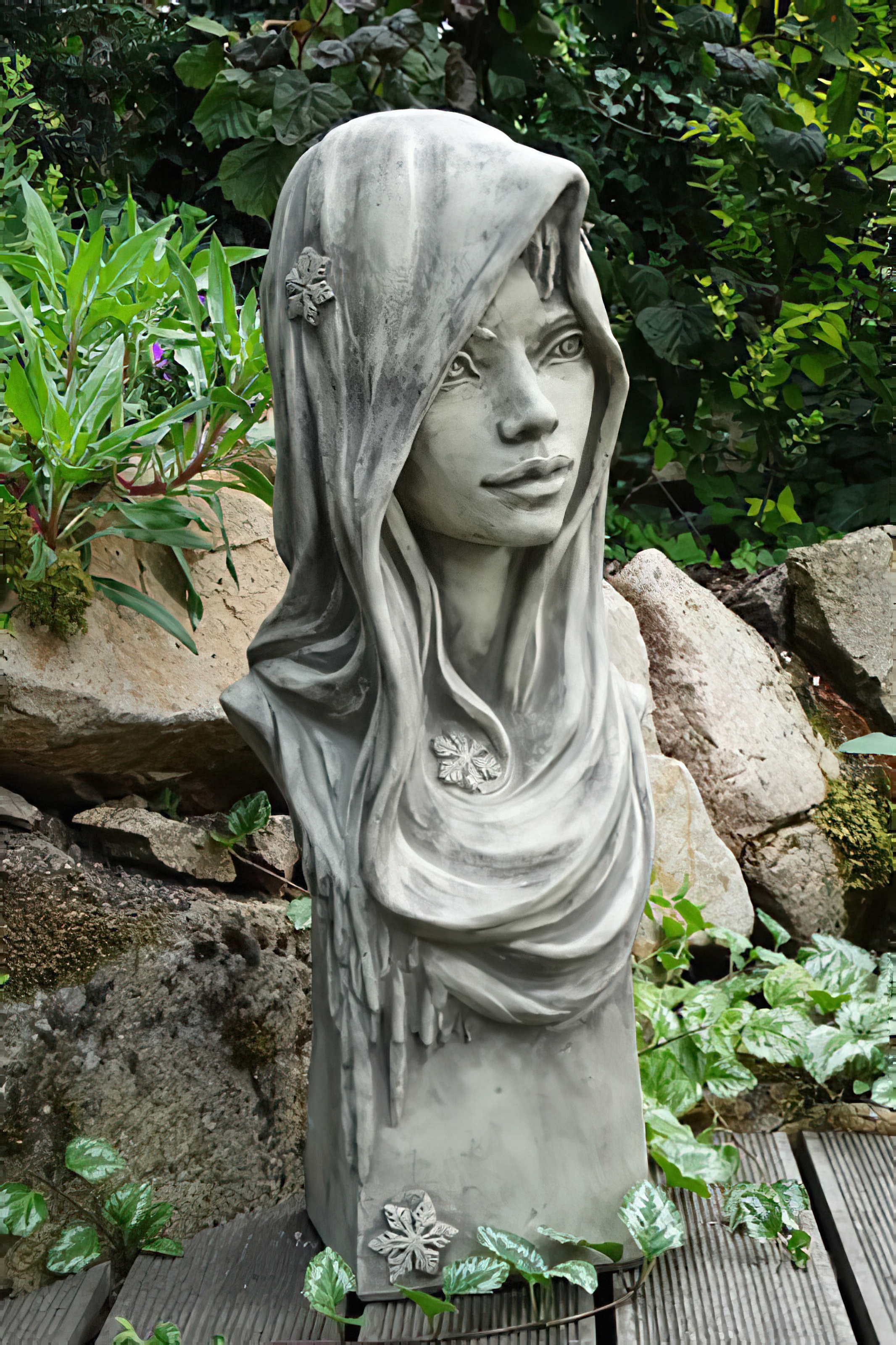 Belle sculpture de jardin - Buste de femme en pierre - Jolanda / Rouille