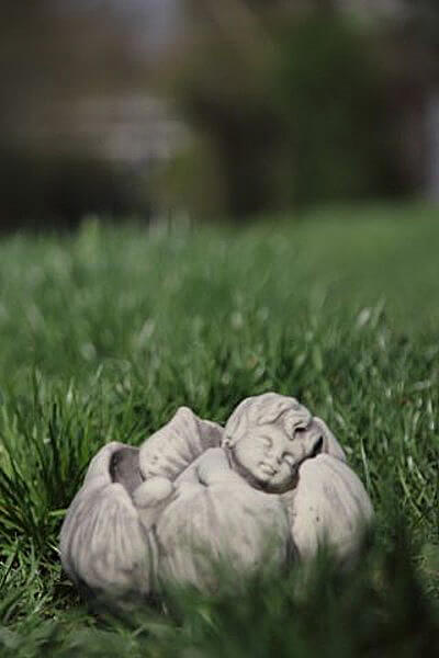 Figurine d'ange de jardin en pierre avec fleur - Lineus / avec tige de 120cm