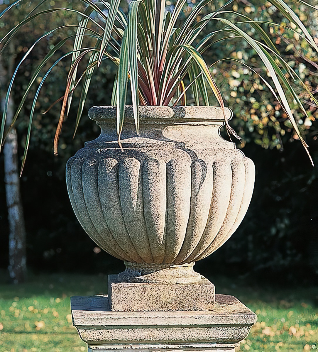 Vase de jardin en pierre antique - Buckinghamshire / Sable
