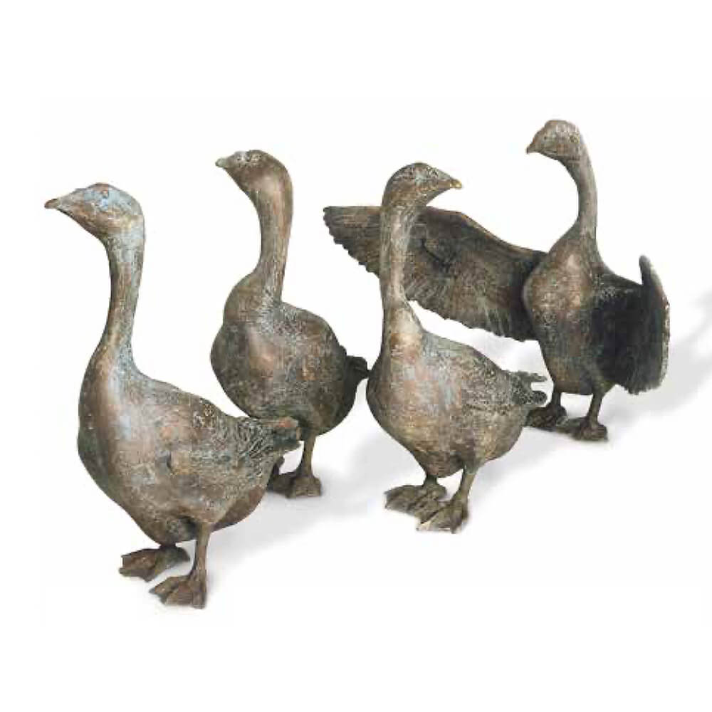 Sculpture d'oie limitée en bronze pour le jardin - Regardant entièrement vers la droite