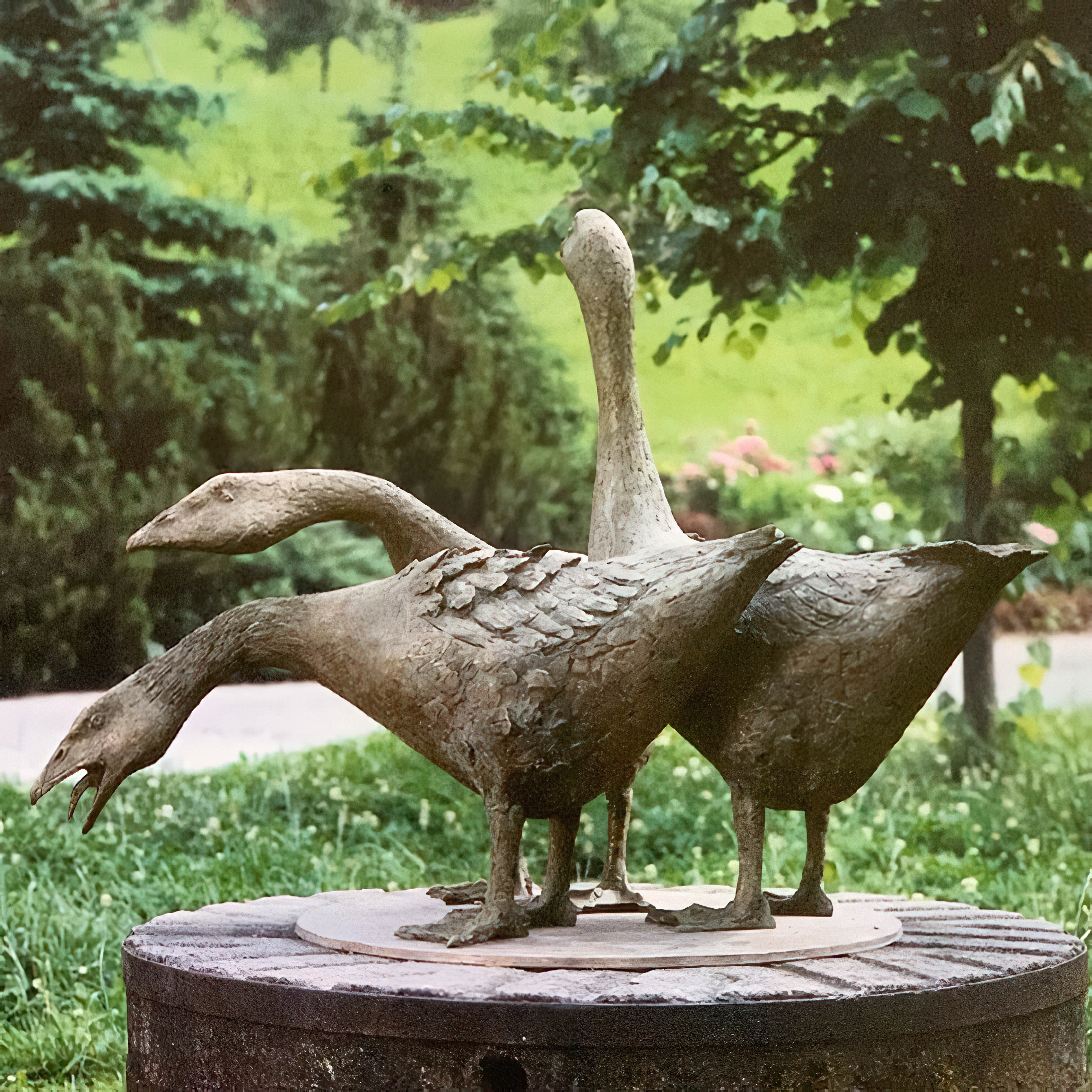 Edition Limitée Bronze - Figurine d'Oiseau - Oie en position d'attaque