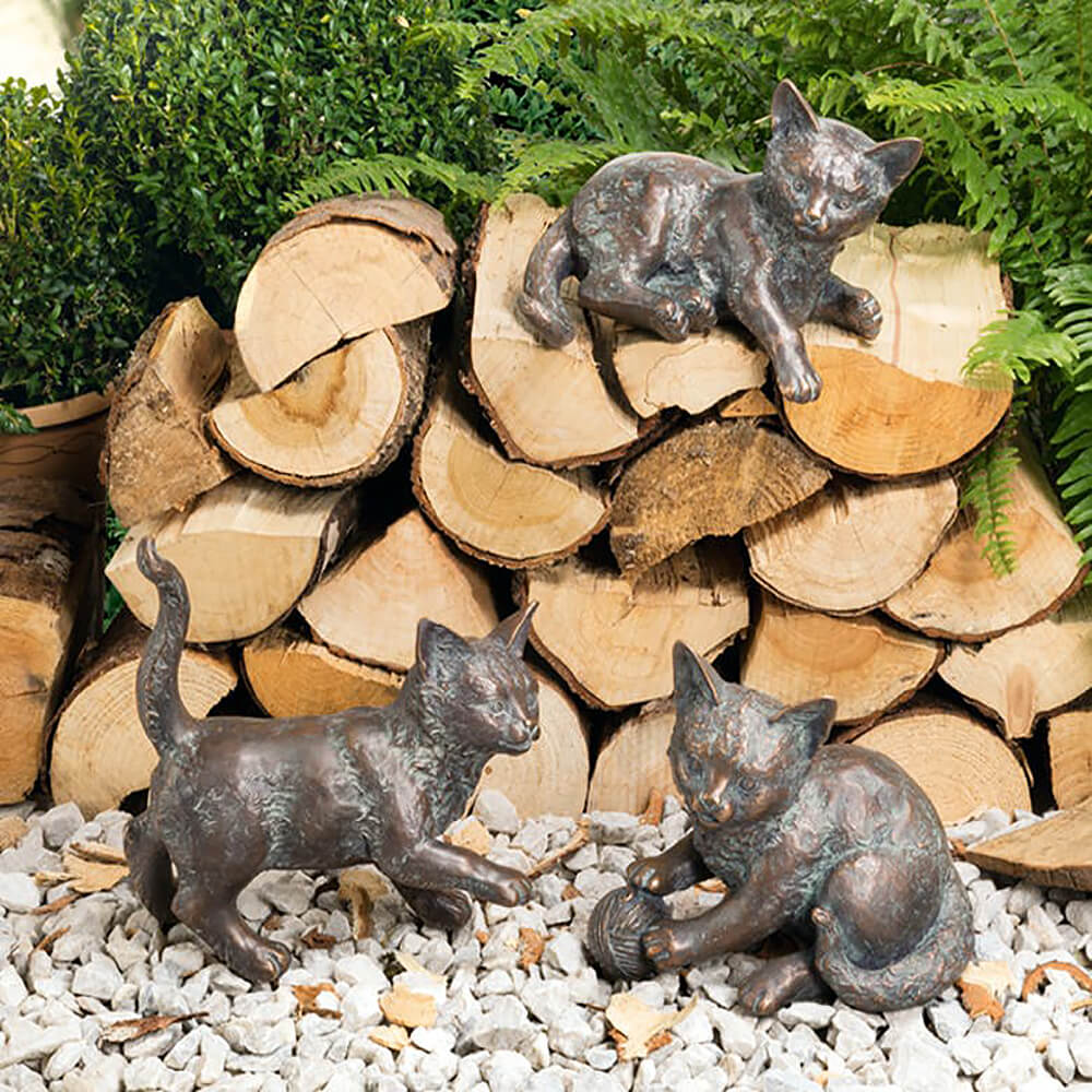 Chaton jouant en bronze - Jeune chat